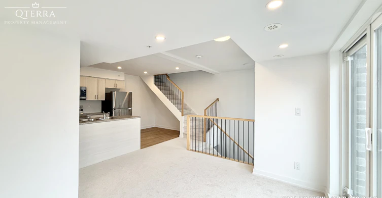 4-400 Mary Street East, Whitby, ON, L1N 2P8