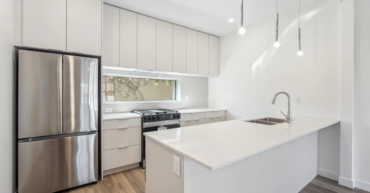 9115 65 Avenue Northwest, Edmonton, AB, T6E 0J8 - 4