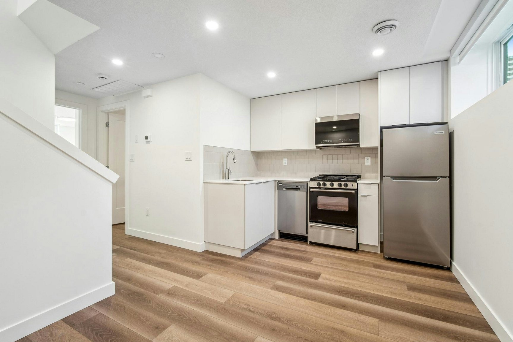 9115 65 Avenue Northwest, Edmonton, AB, T6E 0J8