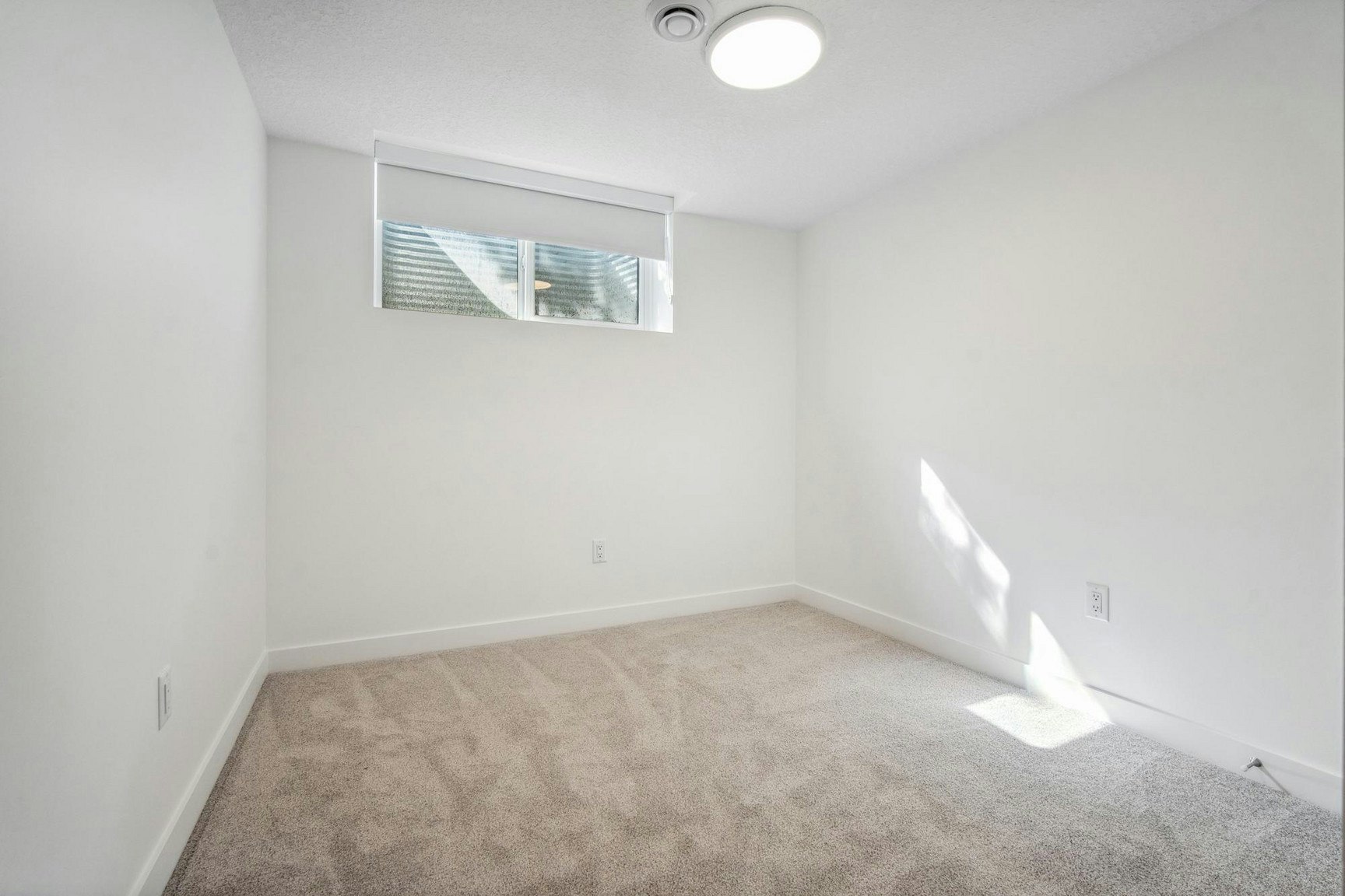 9115 65 Avenue Northwest, Edmonton, AB, T6E 0J8 - 5