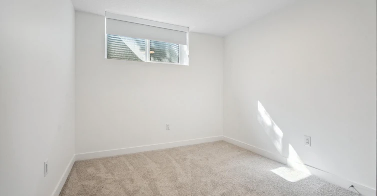 9115 65 Avenue Northwest, Edmonton, AB, T6E 0J8 - 5