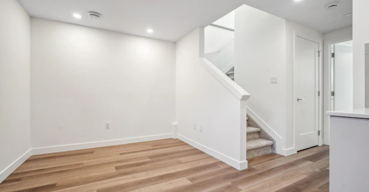 9115 65 Avenue Northwest, Edmonton, AB, T6E 0J8 - 2