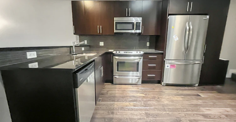 111-10811 72 Avenue Northwest, Edmonton, AB, T6E 1A4 - 5