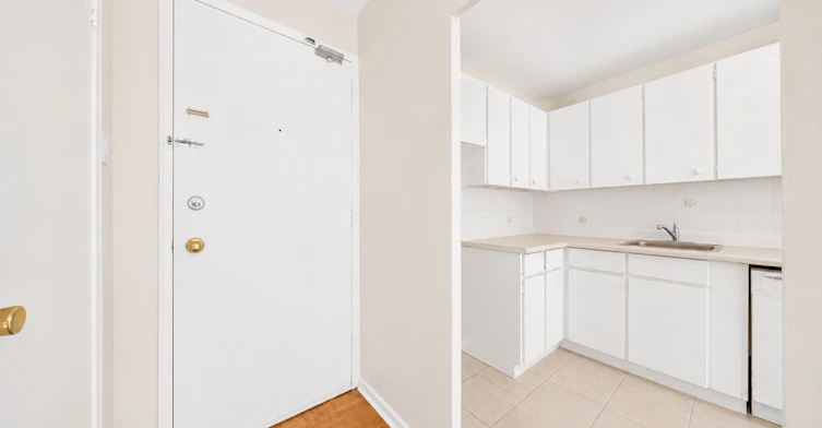 203-76 Parkwoods Village Drive, Toronto, ON, M3A 2X8 - 3