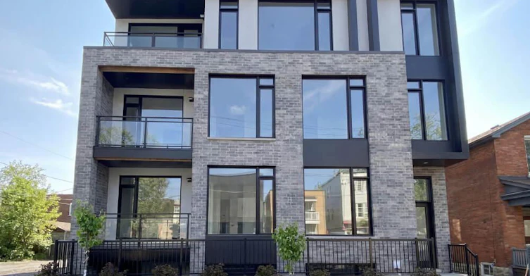 2-4 Champlain Avenue, Ottawa, ON, K1M 1E6