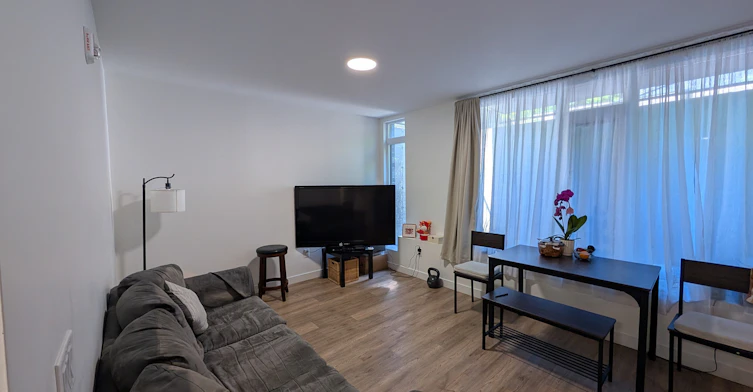 2-4 Champlain Avenue, Ottawa, ON, K1M 1E6 - 4