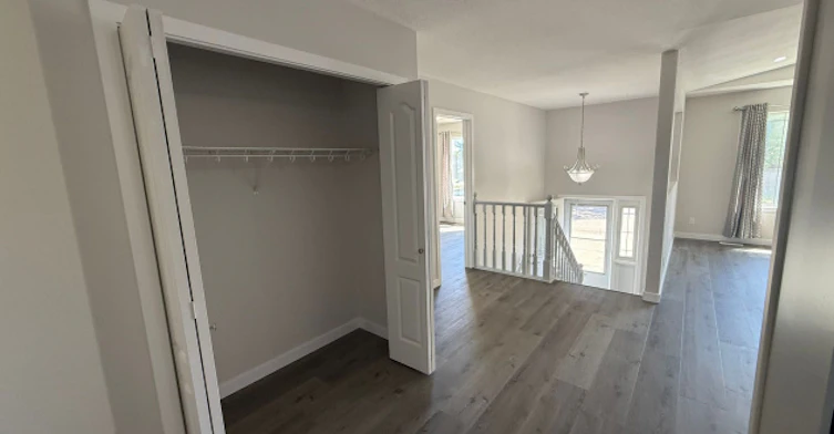 7532 59 Avenue, Red Deer, AB - 8