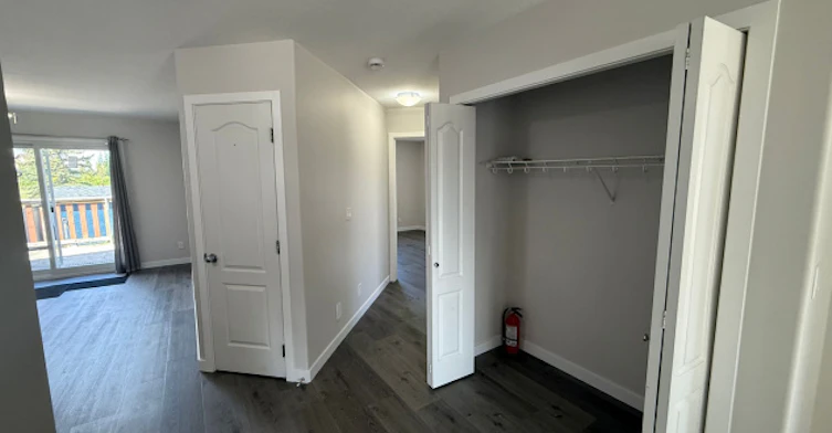 7532 59 Avenue, Red Deer, AB - 9