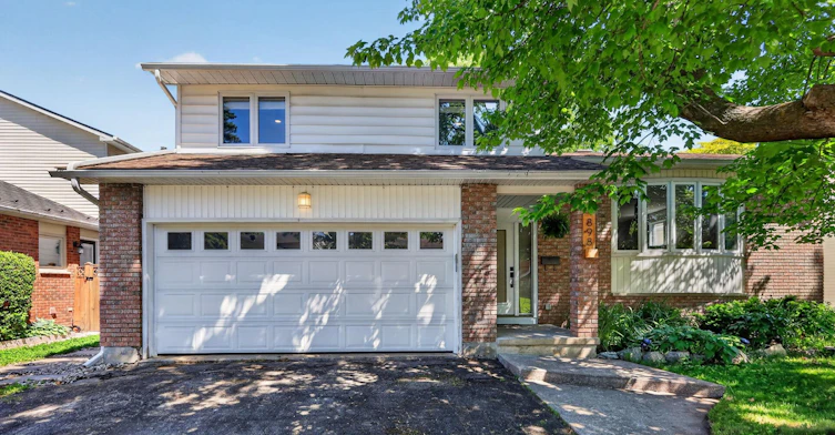 898 Explorer Lane, Ottawa, ON, K1C 2S2