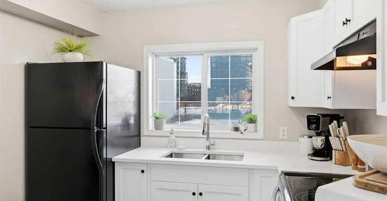 630 8 Avenue Southeast, Calgary, AB, T2G 5T2 - 4