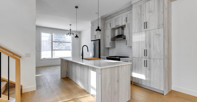 2144 51 Avenue Southwest, Calgary, AB, T3E 1J9 - 3