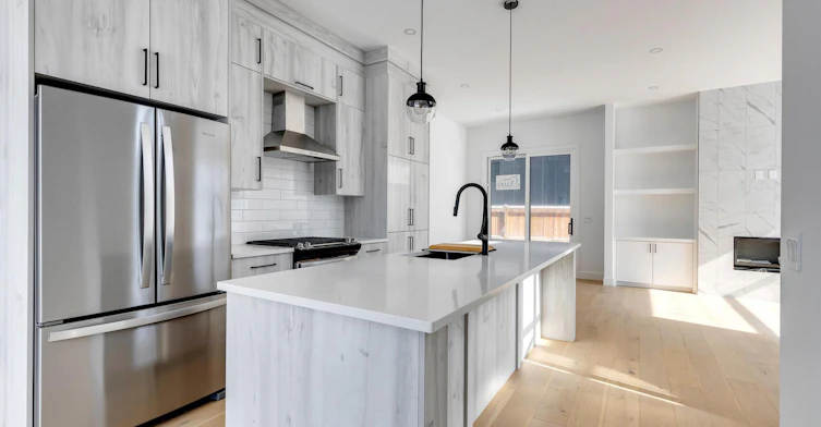 2144 51 Avenue Southwest, Calgary, AB, T3E 1J9