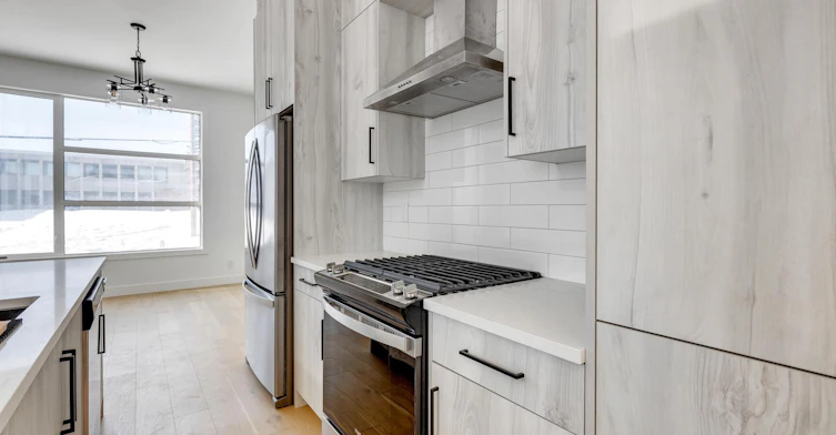 2144 51 Avenue Southwest, Calgary, AB, T3E 1J9 - 5