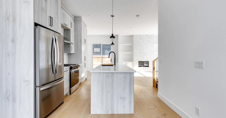 2144 51 Avenue Southwest, Calgary, AB, T3E 1J9 - 2
