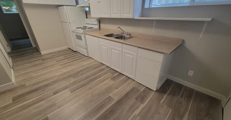 10318 156 Street, Edmonton, AB, T5P 2R3 - 2