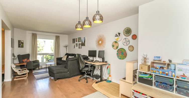 72 Burlington Crescent, Ottawa, ON, K1T 3K3 - 8