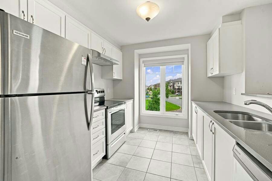 84 Feathertop Lane, Ottawa, ON, K2V 0K7 - 4
