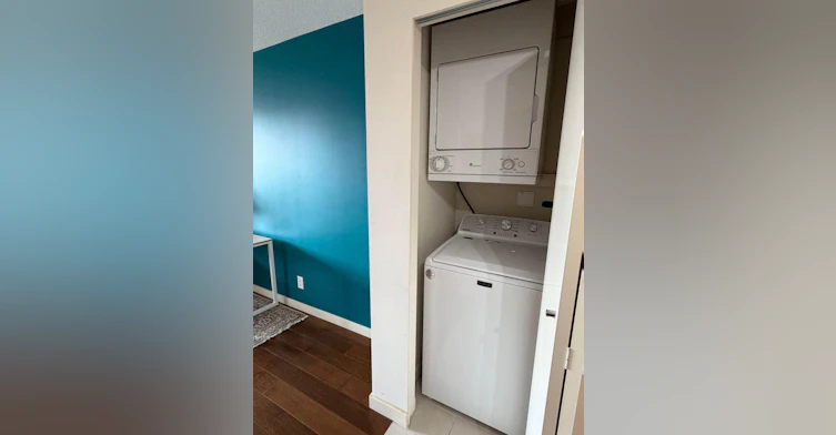 977 Mainland Street, Vancouver, BC, V6B 1T2 - 3
