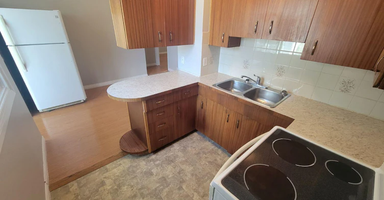 9648 153 Street NW, Edmonton, AB, T5P 2A3 - 2