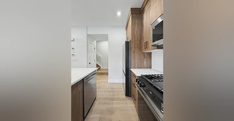 1-3119 45 Street Southwest, Calgary, AB, T3E 3T7 - 7