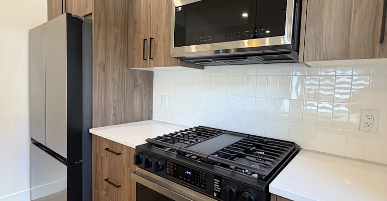 1-3119 45 Street Southwest, Calgary, AB, T3E 3T7 - 8