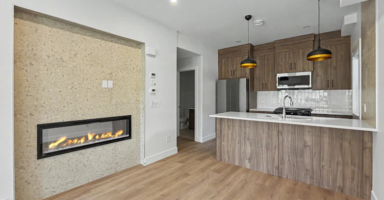 1-3119 45 Street Southwest, Calgary, AB, T3E 3T7 - 2