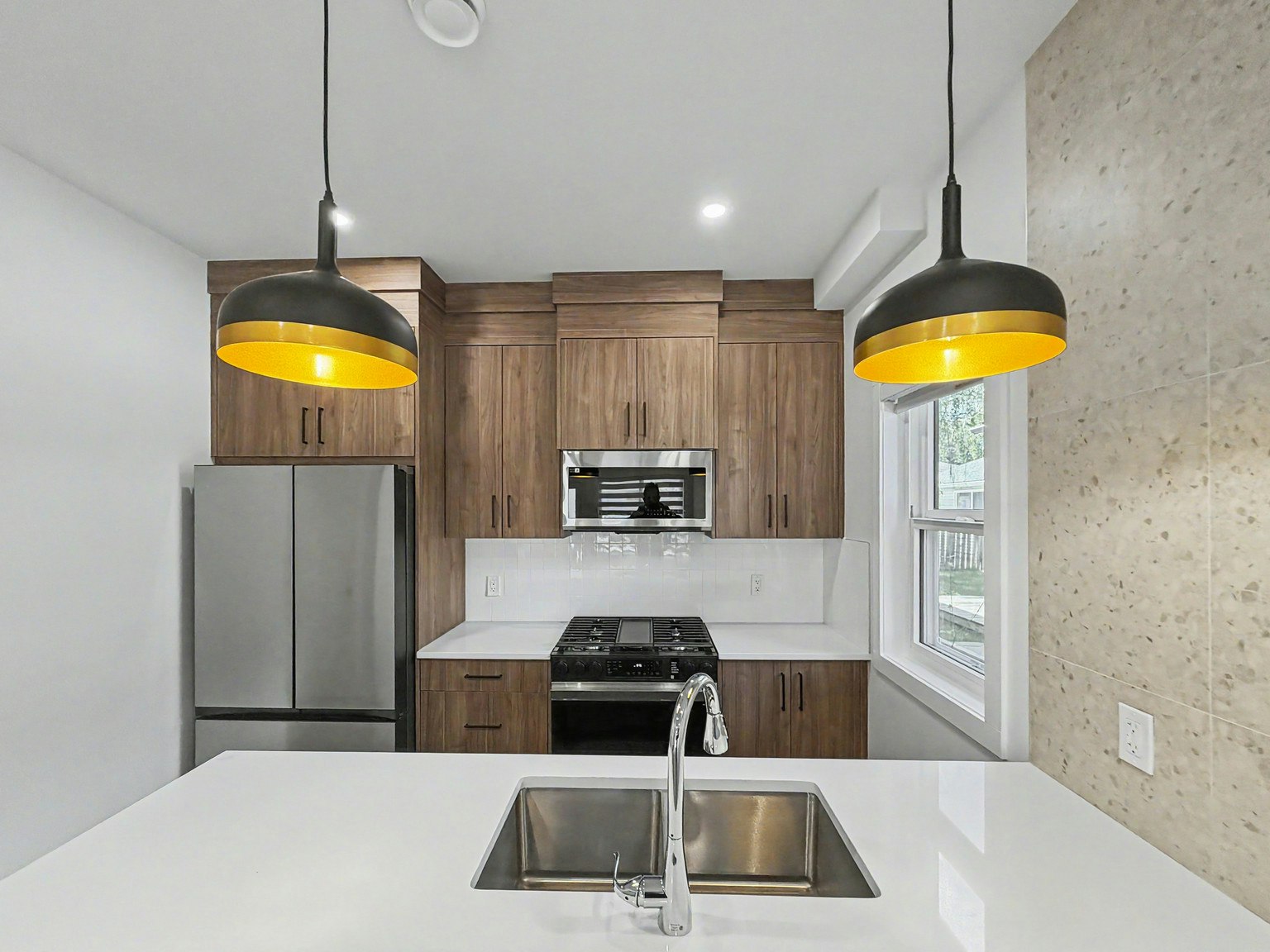 1-3119 45 Street Southwest, Calgary, AB, T3E 3T7 - 4
