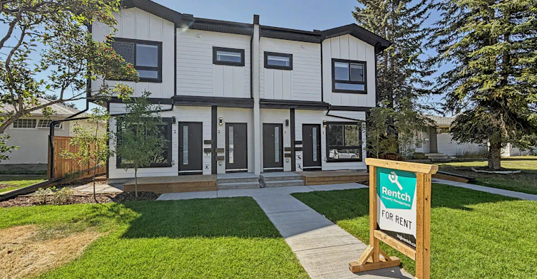 1-3119 45 Street Southwest, Calgary, AB, T3E 3T7