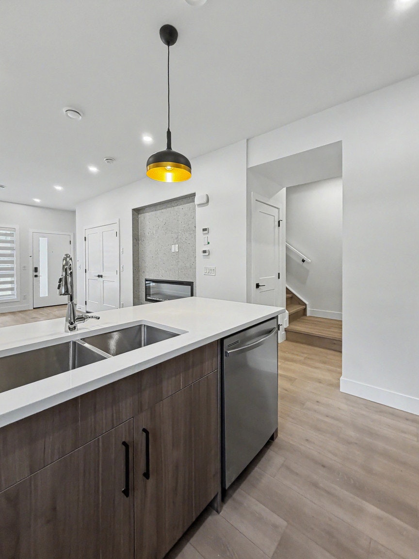 1-3119 45 Street Southwest, Calgary, AB, T3E 3T7 - 6