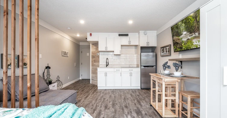 4311 49 Avenue, Red Deer, AB, T4N 5Y7 - 2
