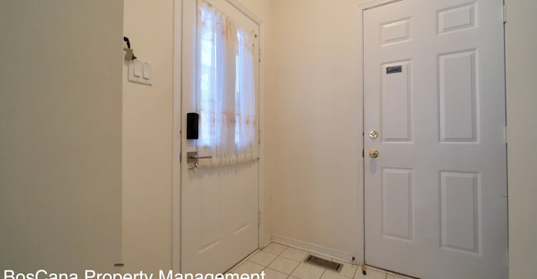 6 Crystal Park Crescent, Ottawa, ON, K2C 3Z8 - 3