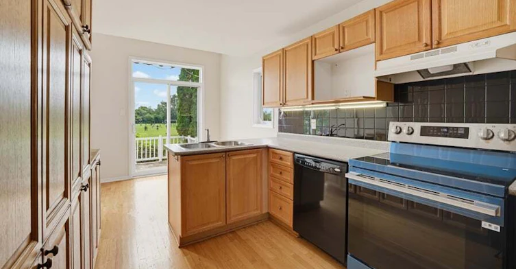 46 Carwood Circle, Ottawa, ON, K1K 4V4 - 2