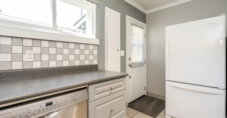 5885 Main Street, Vancouver, BC, V5W 2T2 - 6