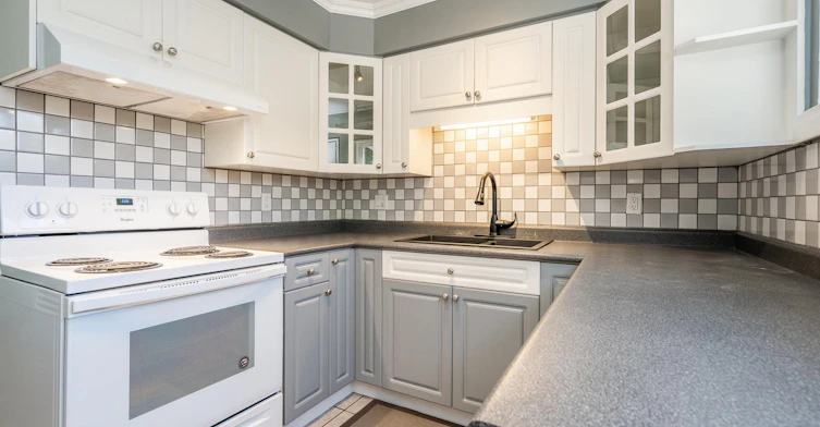 5885 Main Street, Vancouver, BC, V5W 2T2 - 4