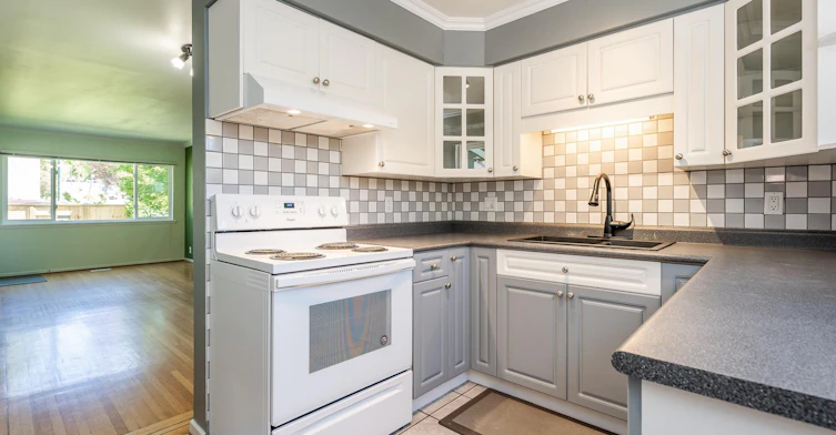5885 Main Street, Vancouver, BC, V5W 2T2 - 2