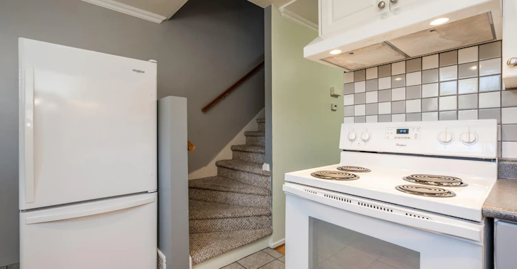 5885 Main Street, Vancouver, BC, V5W 2T2 - 7