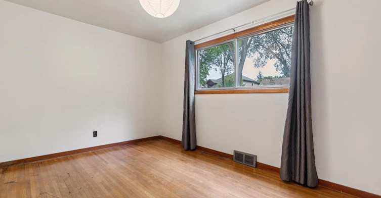 11626 77 Avenue Northwest, Edmonton, AB, T6G 0M3 - 2