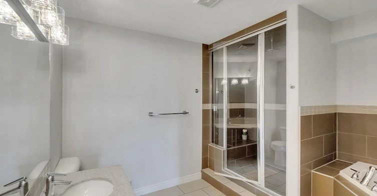 9603 98 Avenue Northwest, Edmonton, AB, T6C 2E2 - 9