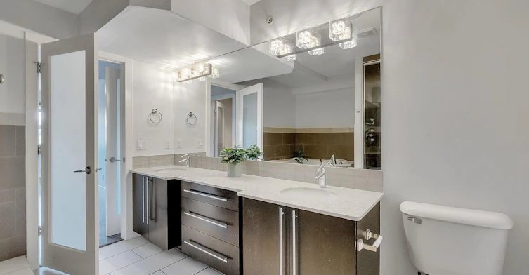 9603 98 Avenue Northwest, Edmonton, AB, T6C 2E2 - 6