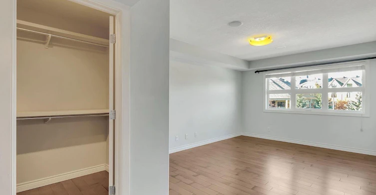 9603 98 Avenue Northwest, Edmonton, AB, T6C 2E2 - 5