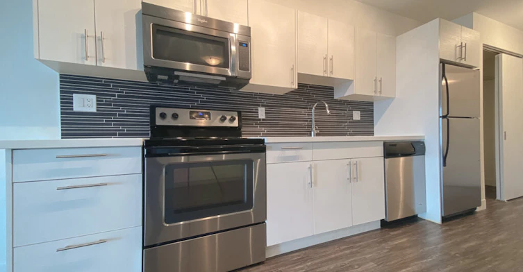302-2215 East Hastings Street, Vancouver, BC, V5L 1V3 - 2