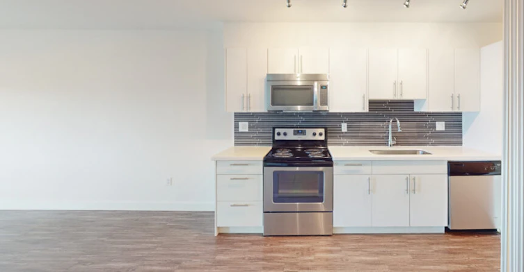 313-2215 East Hastings Street, Vancouver, BC, V5L 1V3