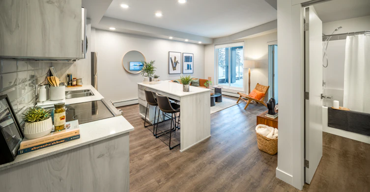 C208-1450 20 Avenue Northwest, Calgary, AB, T2M 5E8 - 2