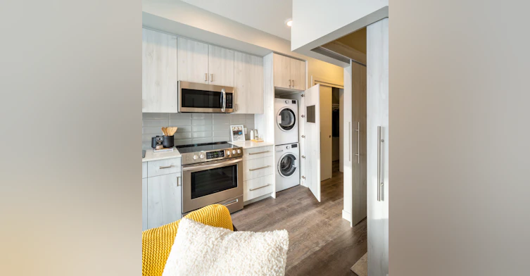 1450 20 Avenue Northwest, Calgary, AB, T2M 5E8 - 8