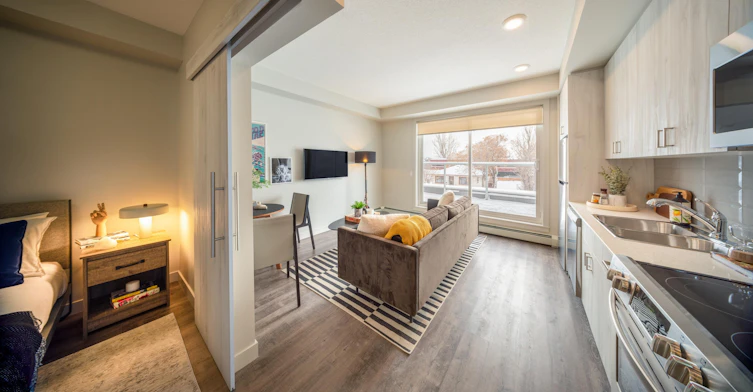 1450 20 Avenue Northwest, Calgary, AB, T2M 5E8 - 3