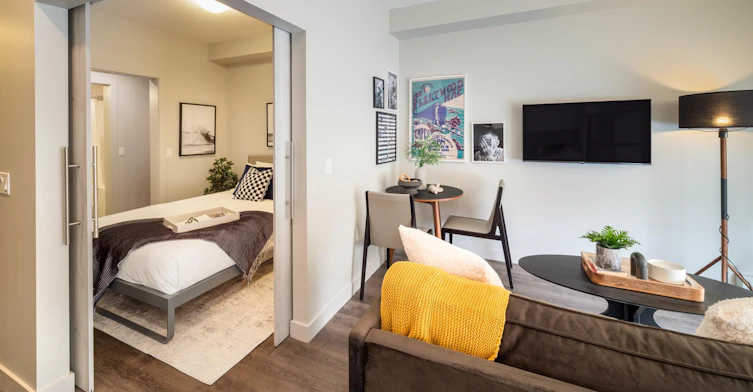 1450 20 Avenue Northwest, Calgary, AB, T2M 5E8 - 4