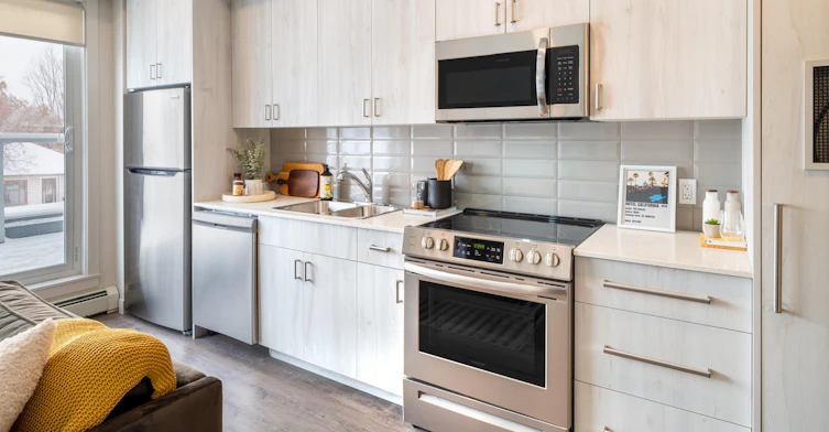 1450 20 Avenue Northwest, Calgary, AB, T2M 5E8