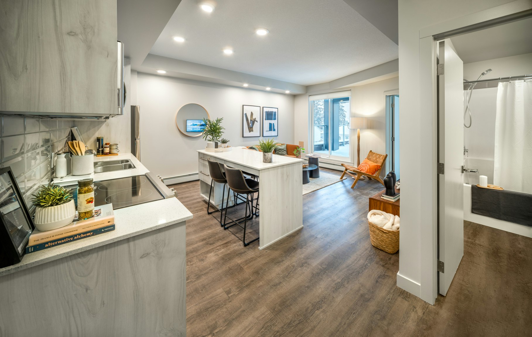 C315-1450 20 Avenue Northwest, Calgary, AB, T2M 5E8 2