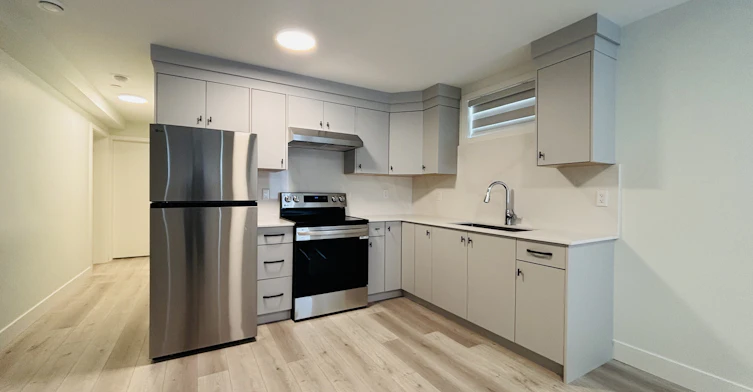 2-5561 Lancaster Street, Vancouver, BC, V5R 4A6 - 8