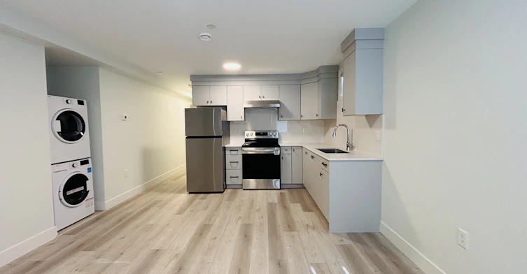 2-5561 Lancaster Street, Vancouver, BC, V5R 4A6 - 6